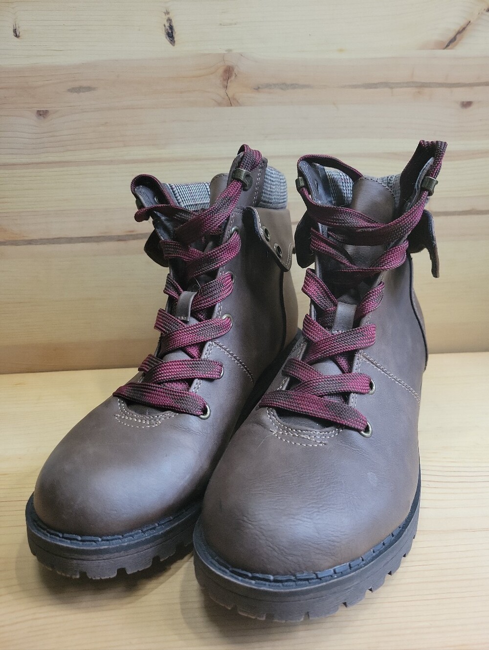 POP TANIA womens ankle boots size 7.5M brown faux Leather lace up block